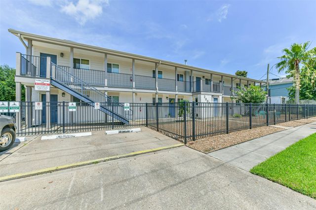 2002 27th Street 3, Galveston, TX 77550