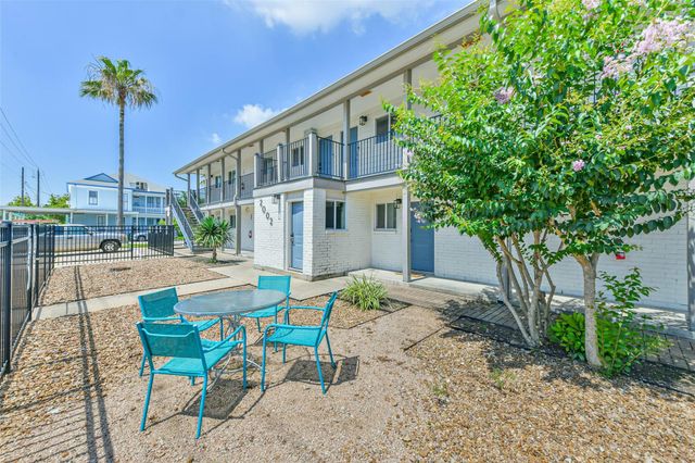 2002 27th Street 3, Galveston, TX 77550
