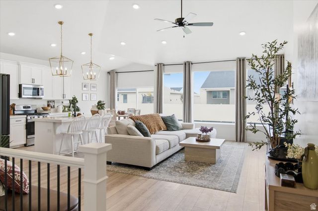 1573 E LYNX LN, Eagle Mountain, UT 84005