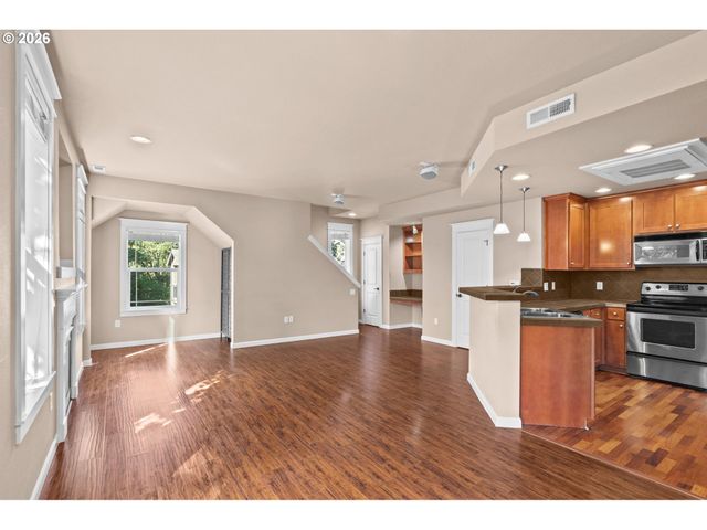 3880 SUMMERLINN Dr, West Linn, OR 97068