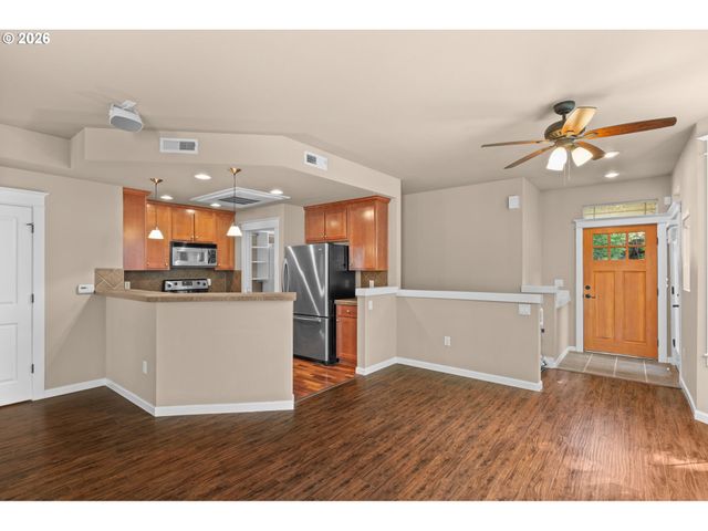 3880 SUMMERLINN Dr, West Linn, OR 97068