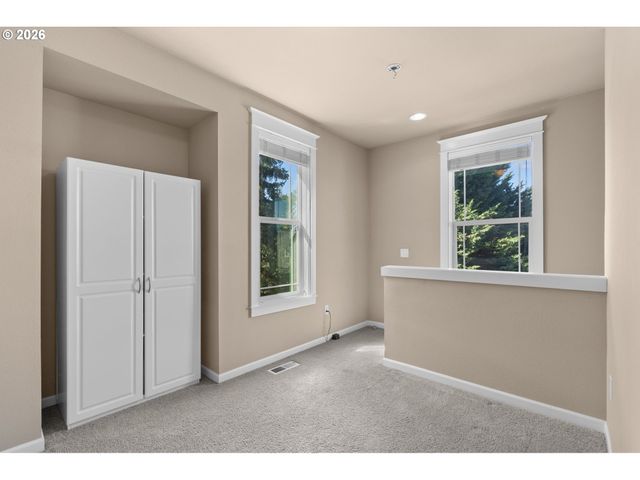 3880 SUMMERLINN Dr, West Linn, OR 97068