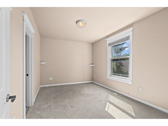 3880 SUMMERLINN Dr, West Linn, OR 97068