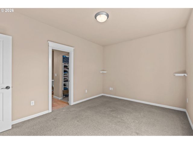 3880 SUMMERLINN Dr, West Linn, OR 97068