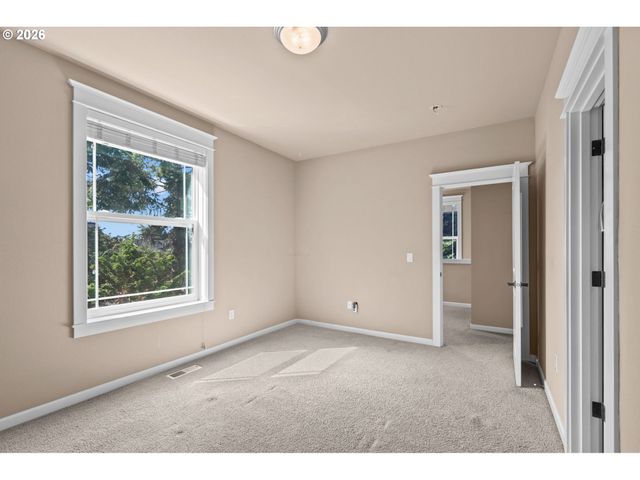 3880 SUMMERLINN Dr, West Linn, OR 97068