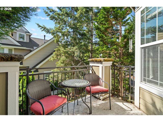 3880 SUMMERLINN Dr, West Linn, OR 97068