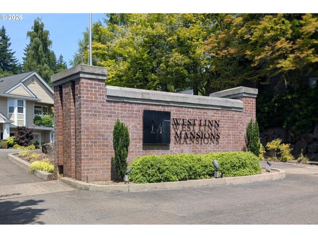 3880 SUMMERLINN Dr, West Linn, OR 97068