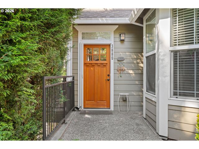 3880 SUMMERLINN Dr, West Linn, OR 97068