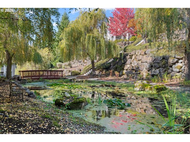 3880 SUMMERLINN Dr, West Linn, OR 97068
