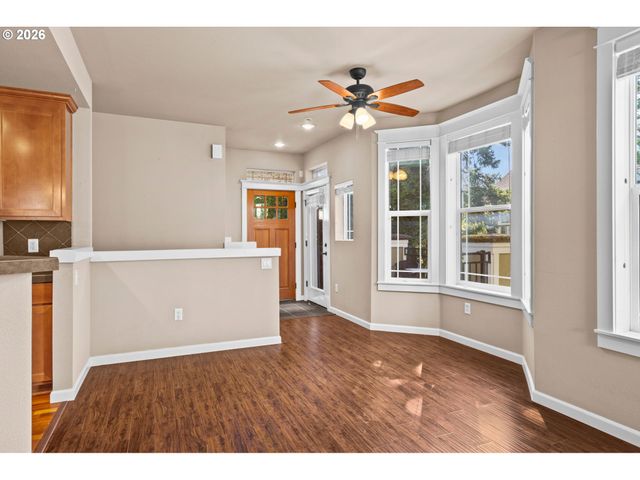 3880 SUMMERLINN Dr, West Linn, OR 97068