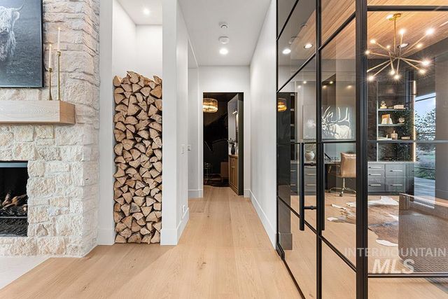 2444 W Floating Feather Rd, Eagle, ID 83616