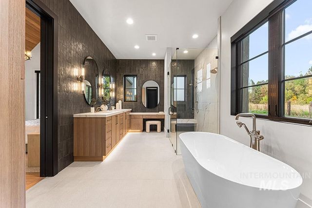 2444 W Floating Feather Rd, Eagle, ID 83616