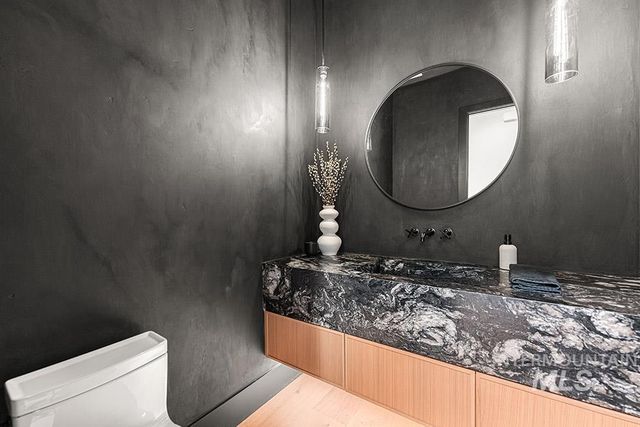 2444 W Floating Feather Rd, Eagle, ID 83616