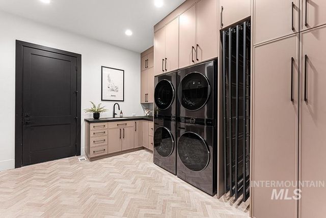 2444 W Floating Feather Rd, Eagle, ID 83616