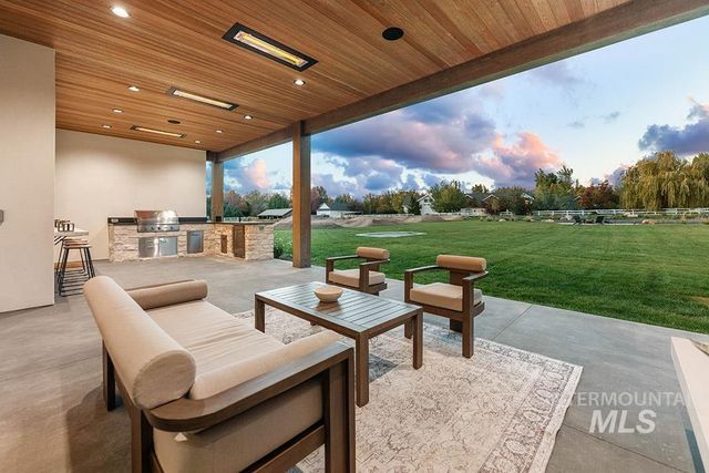 2444 W Floating Feather Rd, Eagle, ID 83616