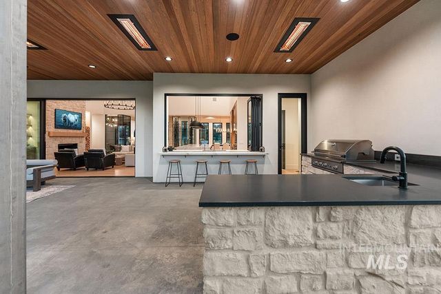 2444 W Floating Feather Rd, Eagle, ID 83616