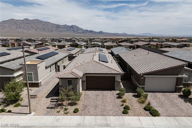 9734 Pacific Pine Street, Las Vegas, NV 89143