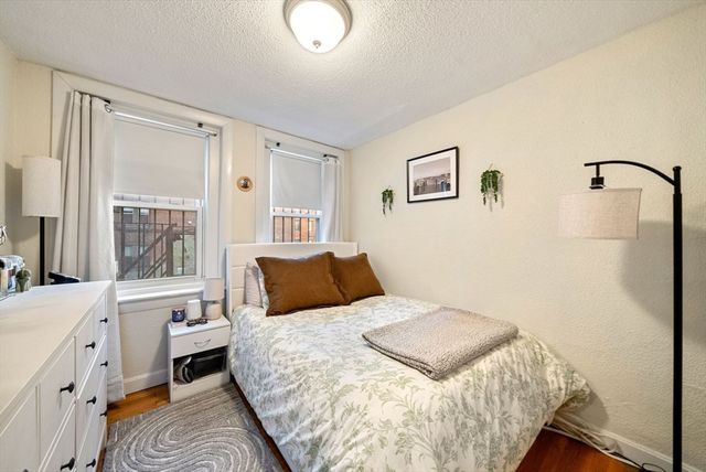 10 Henchman St 2R, Boston, MA 02113