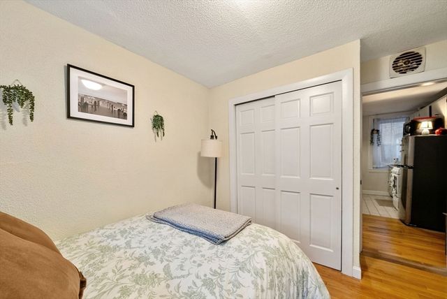 10 Henchman St 2R, Boston, MA 02113
