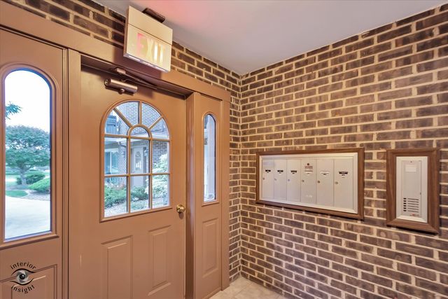 9016 W 140th Street 2A, Orland Park, IL 60462