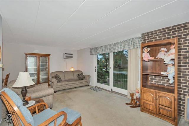 9016 W 140th Street 2A, Orland Park, IL 60462