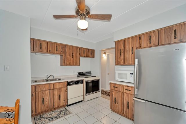 9016 W 140th Street 2A, Orland Park, IL 60462