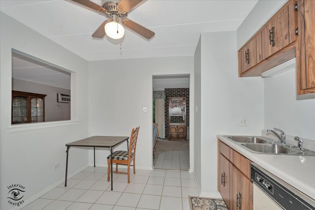 9016 W 140th Street 2A, Orland Park, IL 60462