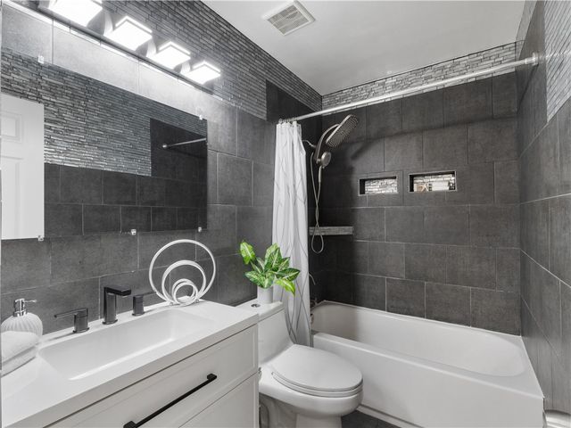 1143 N Broadway, Escondido, CA 92026