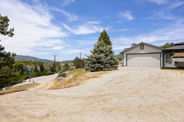 23500 Lakeview Drive, Tehachapi, CA 93561