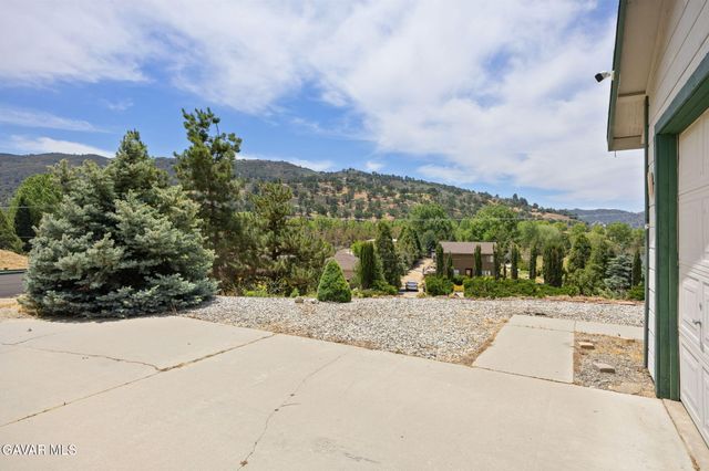 23500 Lakeview Drive, Tehachapi, CA 93561