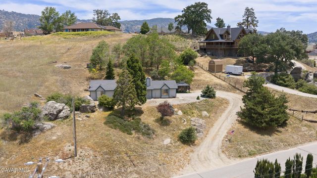 23500 Lakeview Drive, Tehachapi, CA 93561