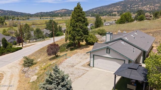 23500 Lakeview Drive, Tehachapi, CA 93561