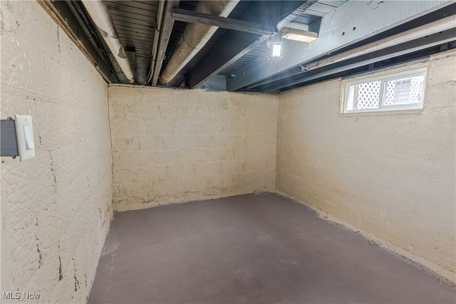 3343 Lawnview Avenue, Lowellville, OH 44436