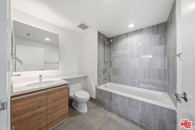 3785 Wilshire Boulevard 1607, Los Angeles, CA 90010