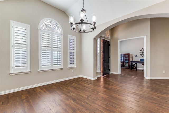 2136 Fountain Drive, Lewisville, TX 75067