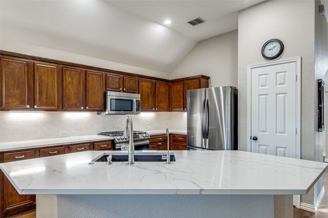 2136 Fountain Drive, Lewisville, TX 75067