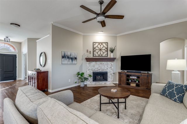 2136 Fountain Drive, Lewisville, TX 75067