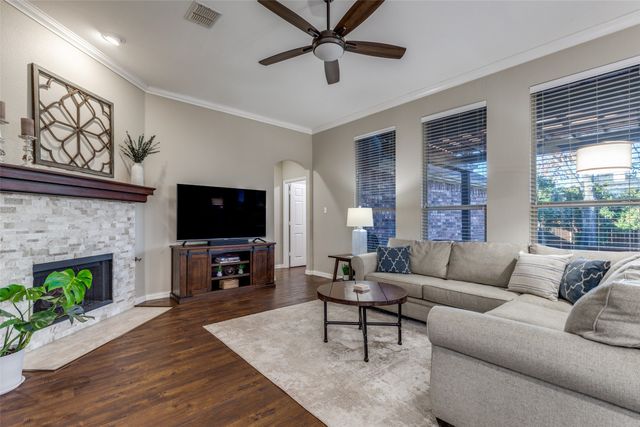 2136 Fountain Drive, Lewisville, TX 75067