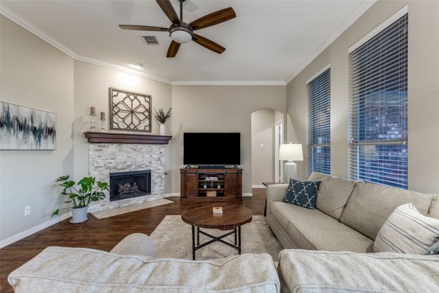 2136 Fountain Drive, Lewisville, TX 75067