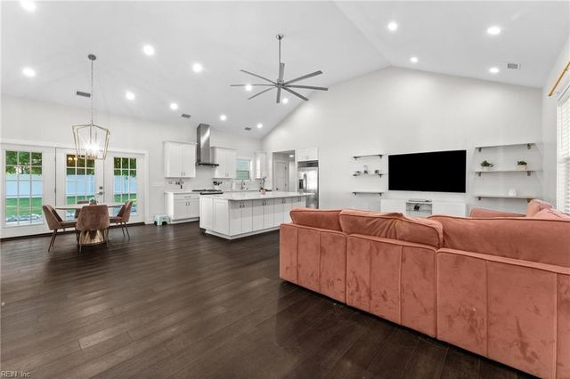 2 Jonquil LN, Newport News, VA 23606