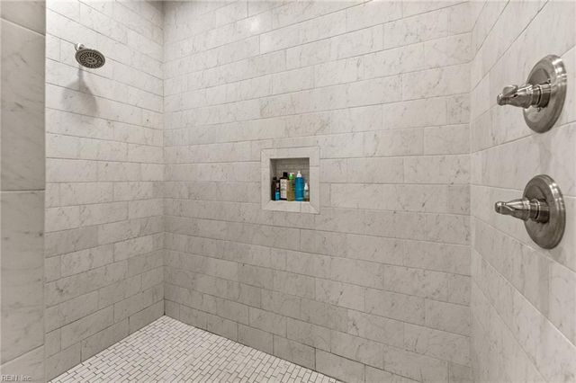2 Jonquil LN, Newport News, VA 23606
