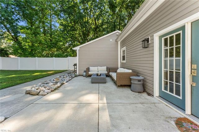 2 Jonquil LN, Newport News, VA 23606