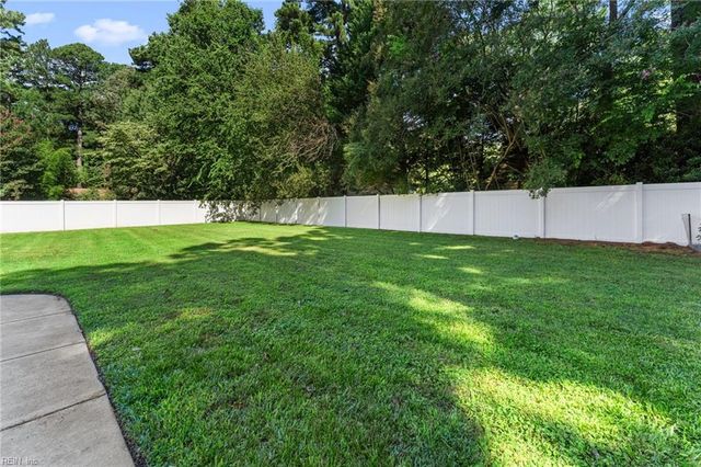 2 Jonquil LN, Newport News, VA 23606