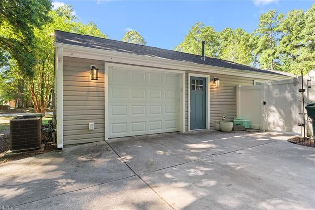 2 Jonquil LN, Newport News, VA 23606