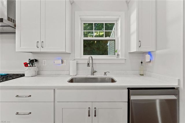 2 Jonquil LN, Newport News, VA 23606