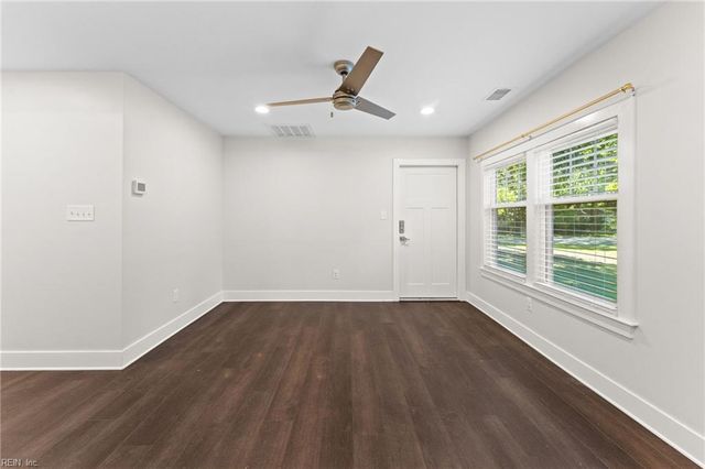 2 Jonquil LN, Newport News, VA 23606