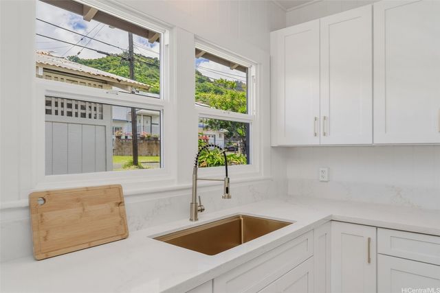 2567 Liliha Street, Honolulu, HI 96817