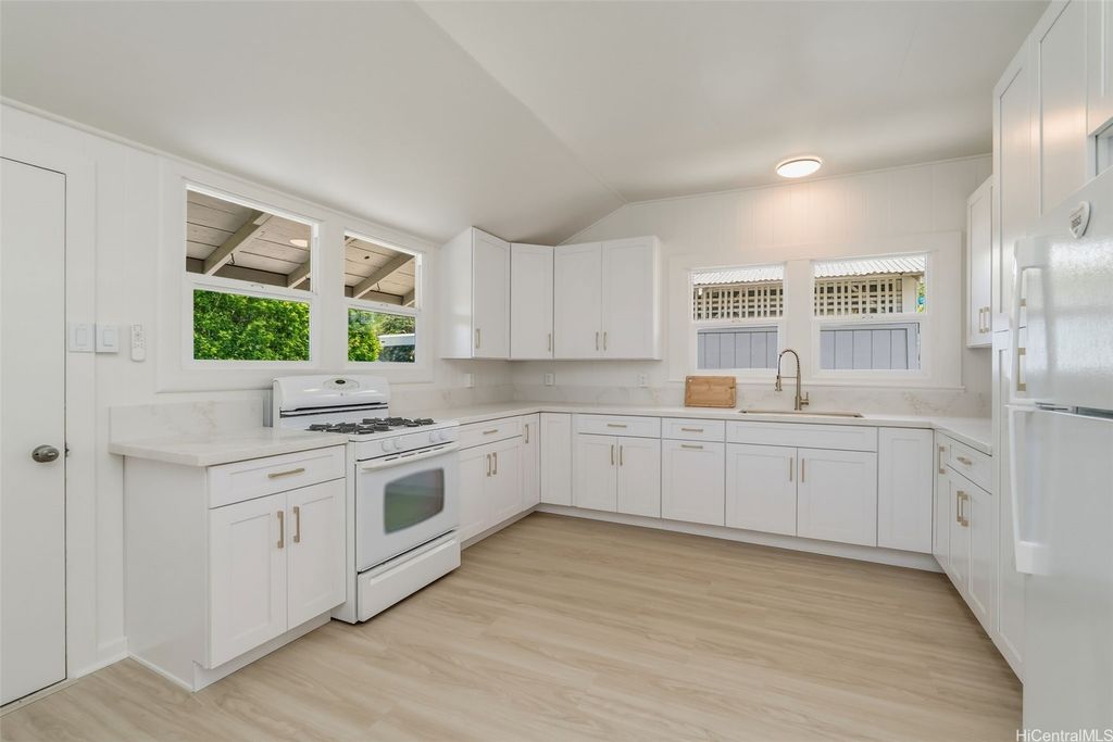 2567 Liliha Street, Honolulu, HI 96817