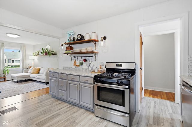 306 N 16th Avenue, Beech Grove, IN 46107