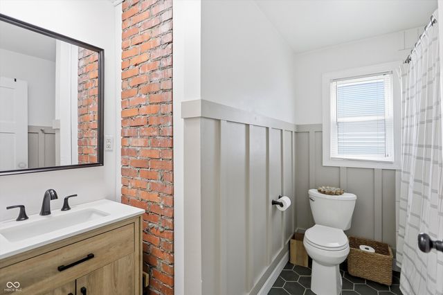 306 N 16th Avenue, Beech Grove, IN 46107